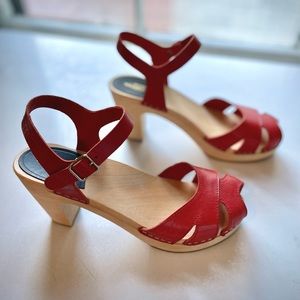 New *never worn!* Swedish Hasbeens tomato red peep toe heeled clog sandals